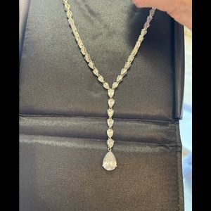 Stunning cubic zirconia y statement necklace